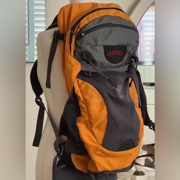 Osprey Stratos backpack,Stratos 24 Airco in an orange and grey colorway. - Picture 2 of 10